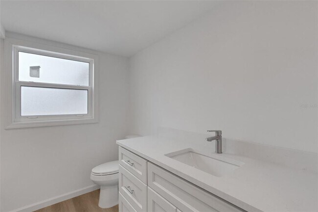 Building Photo - 2826 W Rainbow Cir