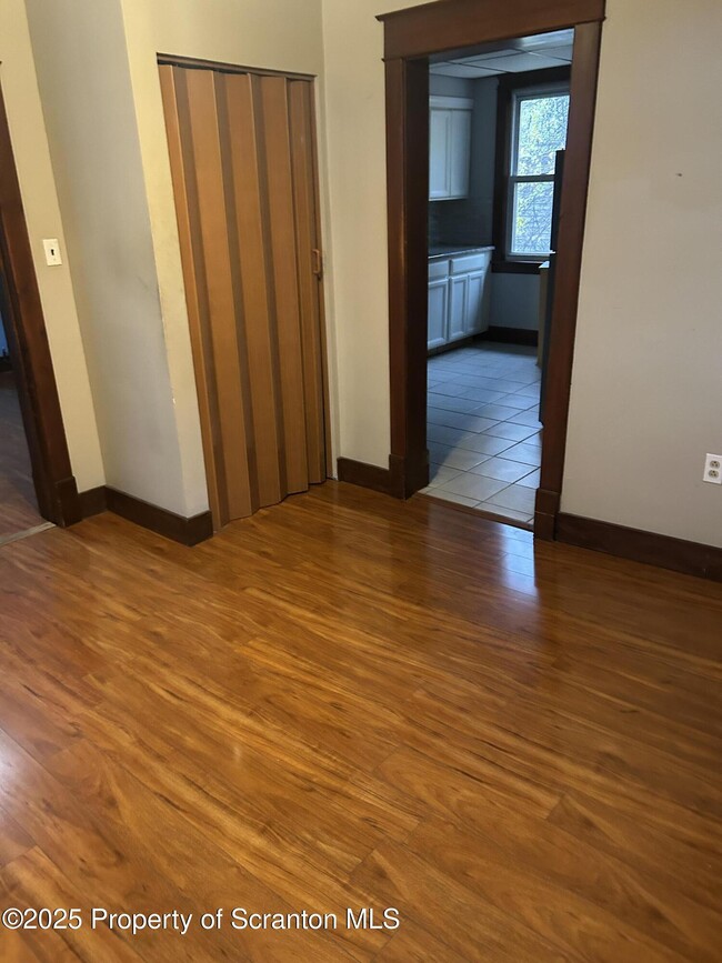 Building Photo - 510 Moltke Ave