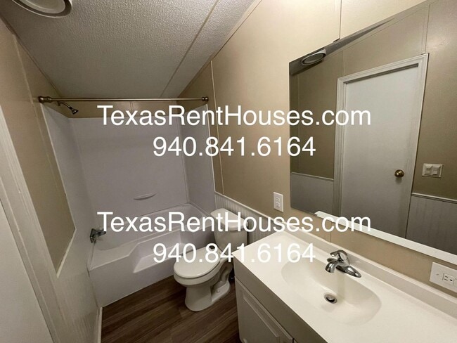 Building Photo - TIRED OF THE CITY LIFE?  6 Acres Petrolio ISD