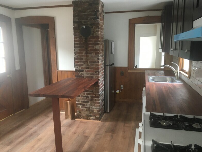 Sepele counter tops - 468 Union St