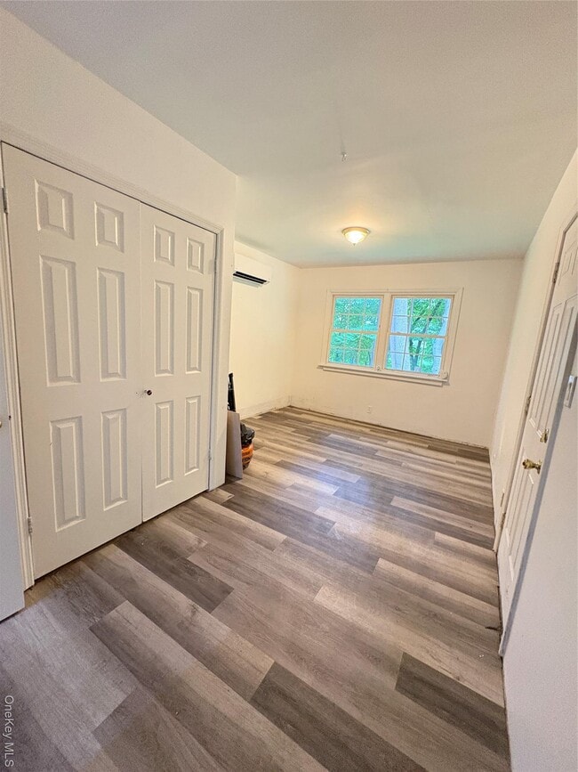 Building Photo - 42 Burlison Ave