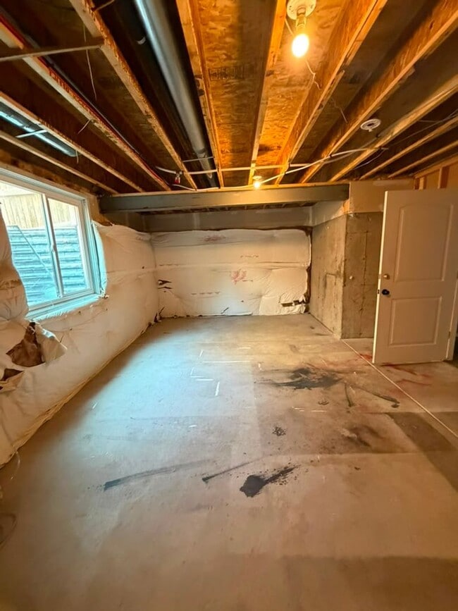 Building Photo - 2827 Aspen Ave