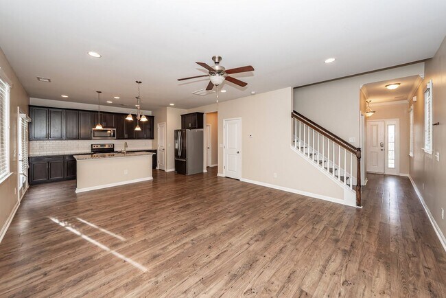 Building Photo - 3 Bedroom, 2.5 Bathroom Home in Hunters Bend - Ladson