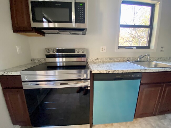 Building Photo - 5805 Dockridge Ct