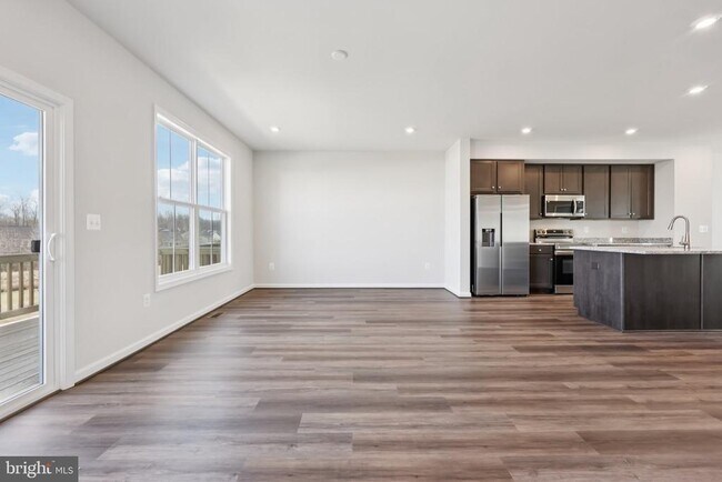 Building Photo - 8816 Selby Ct