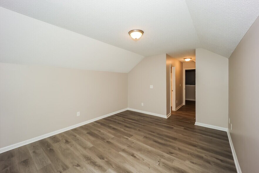 Building Photo - 215 Penny Ln