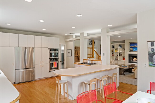 Building Photo - 175 Ruggles Ave