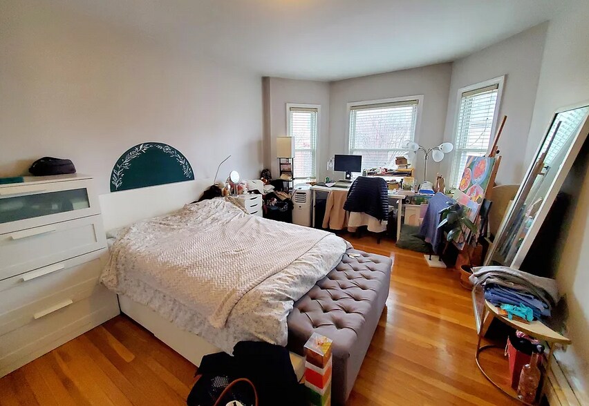 Building Photo - 17 Aspinwall Ave