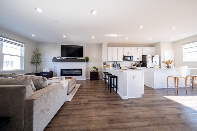 Building Photo - 21860 136th Wy