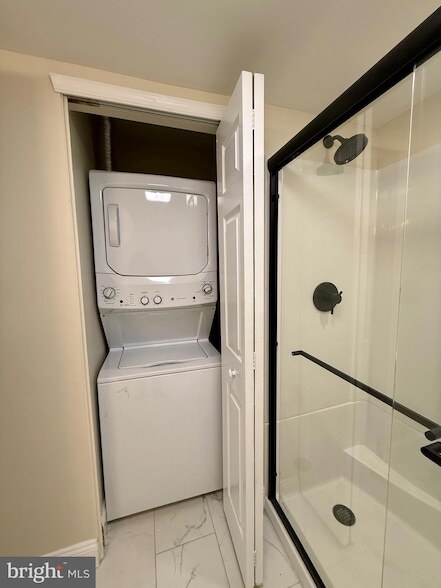 Building Photo - 31013 Bennett Pl