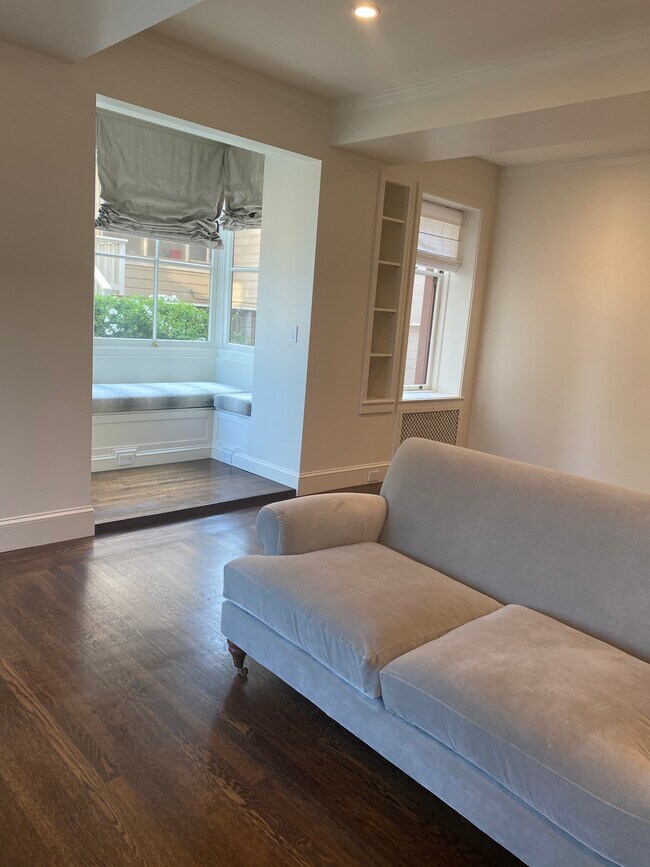 Living Room - 1450 Greenwich St