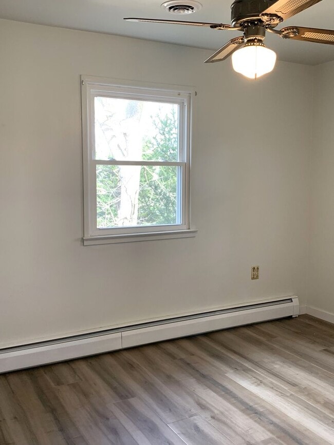 Building Photo - Charming 3-Bedroom, 1-Bath Single-Family Home