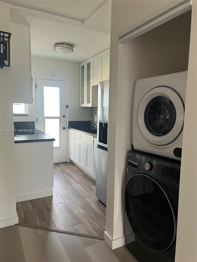 Building Photo - 225 SE 16th Ave