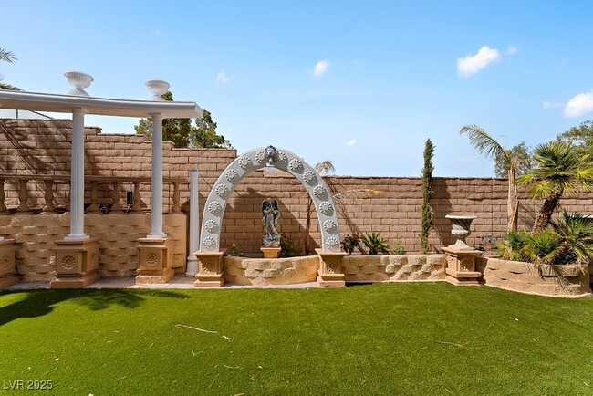 Building Photo - 8594 Lambert Dr