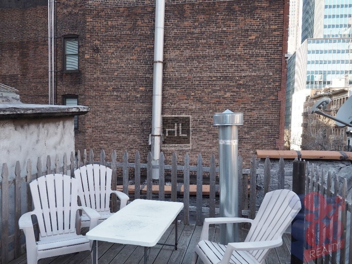 Building Photo - East 50th Street