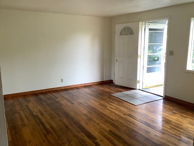 Building Photo - 2049