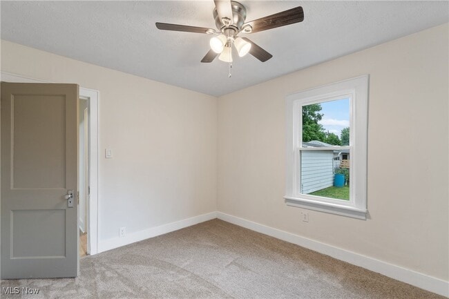 Building Photo - 1056 Belden Ave