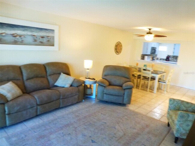 Building Photo - 5557 Sea Forest Dr