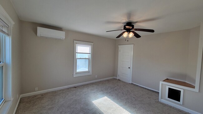 Building Photo - 30 O'Neil St