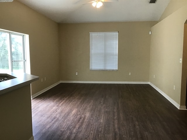 Building Photo - 558 Hatcher St SE