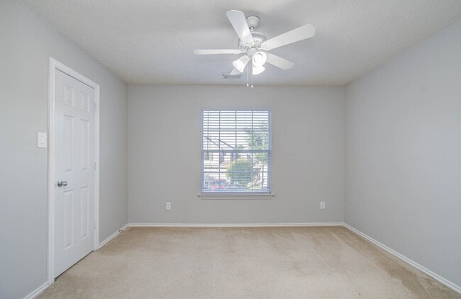 Building Photo - 14319 Mirkwood Ln