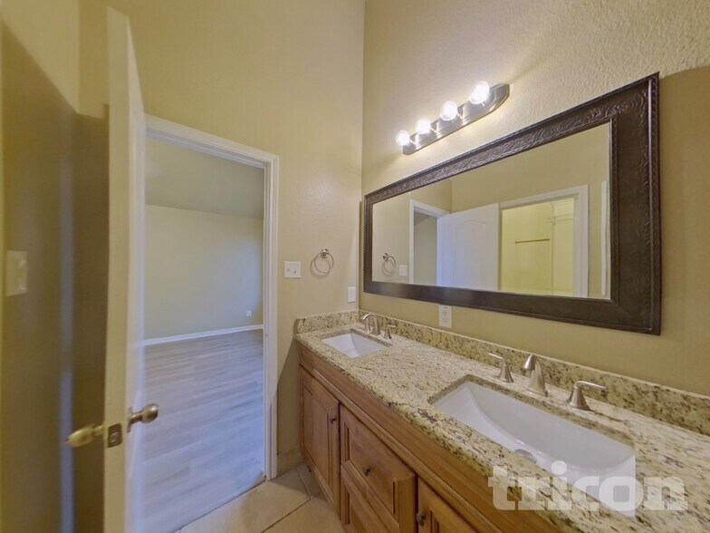 Building Photo - 4701 Cedar Springs Dr