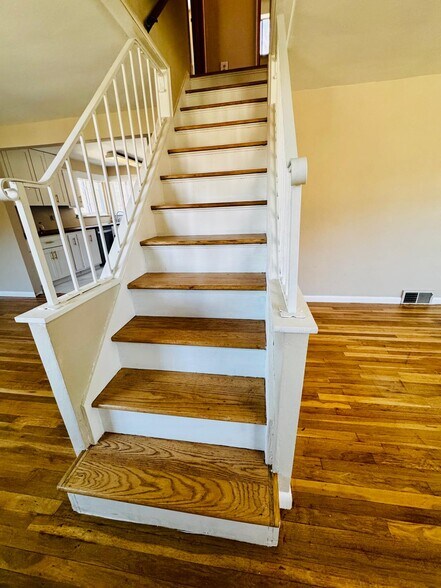 Building Photo - 132 Key Dr