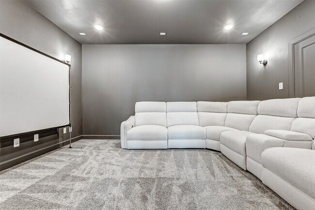 Building Photo - 7606 Redwoods Frst Dr