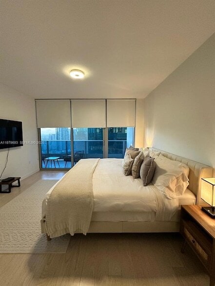 Building Photo - 200 Biscayne Blvd Way