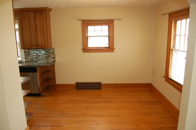 Building Photo - Great house in NE Lincoln!