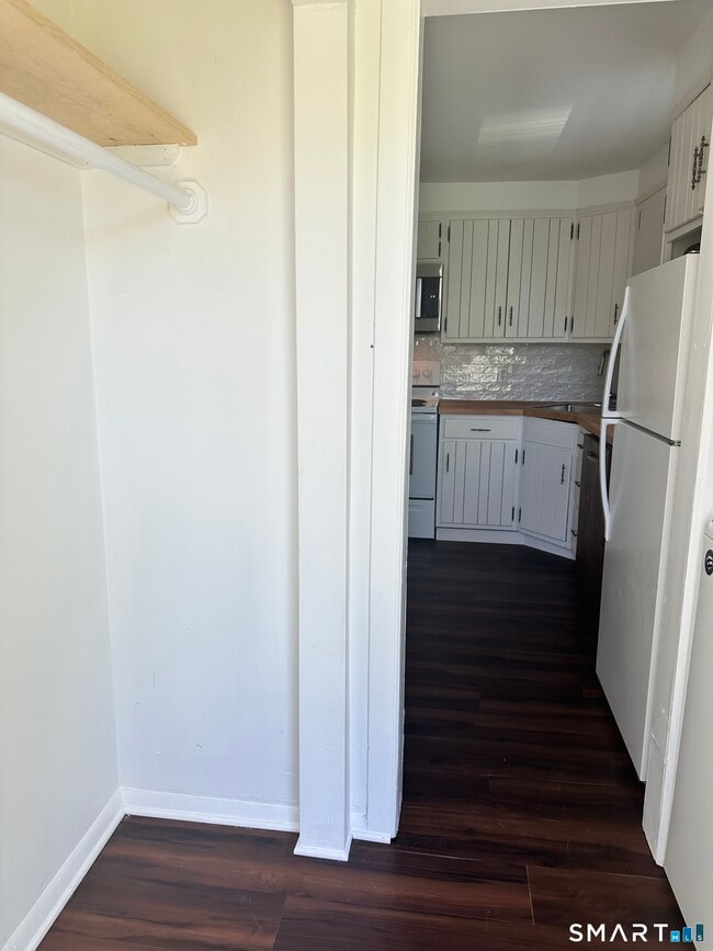 Building Photo - 42 1st St