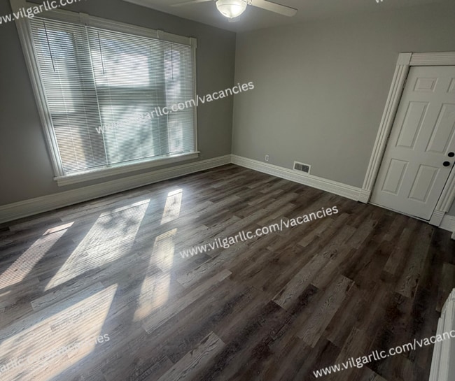 Building Photo - 708 Perry St