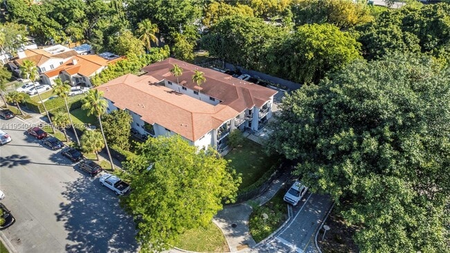 Building Photo - 465 NE 59th St