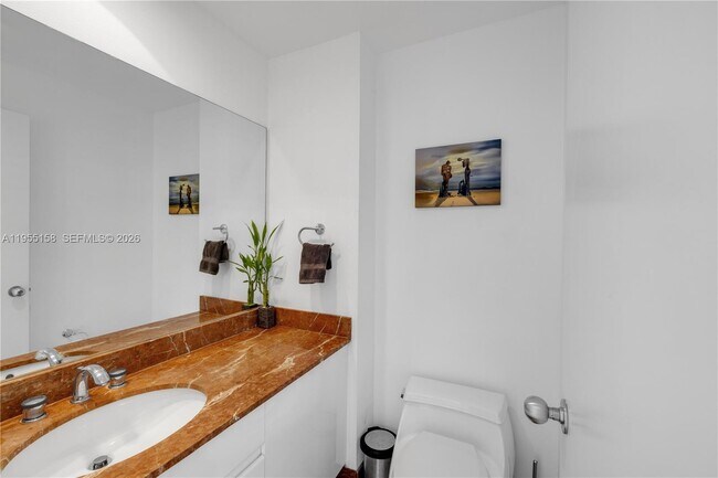 Building Photo - 888 Brickell Key Dr