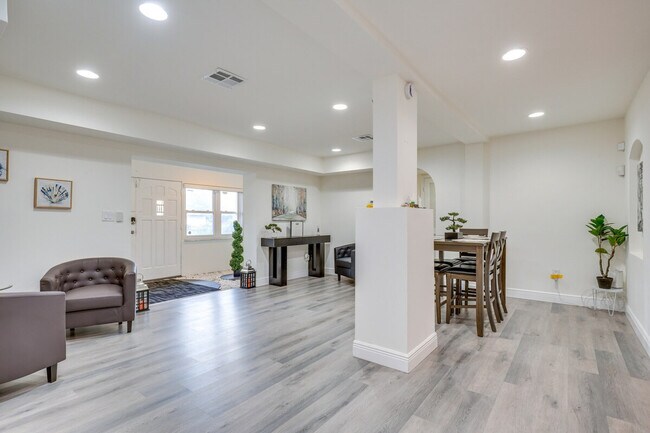 Building Photo - 3960 NW 189th Terrace