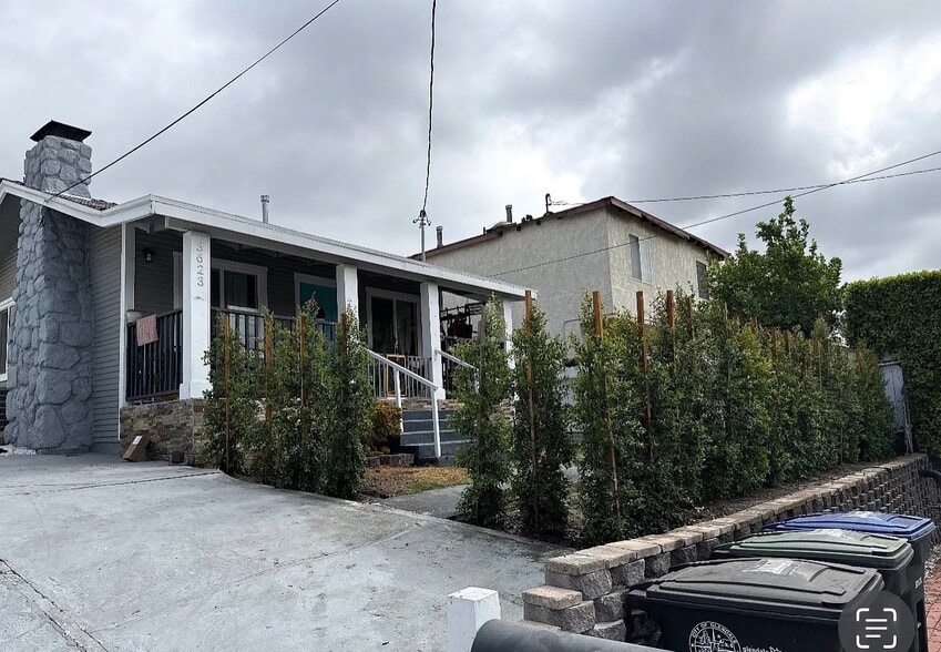 Building Photo - 3623 3rd Ave