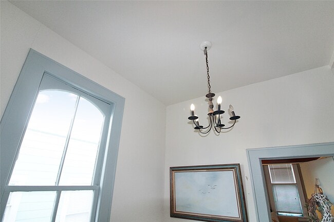 Building Photo - 1902 Church St