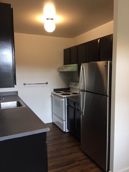 Building Photo - 830 20th St