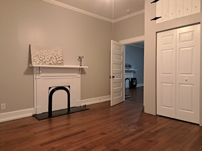 Building Photo - 3548 1st Ave