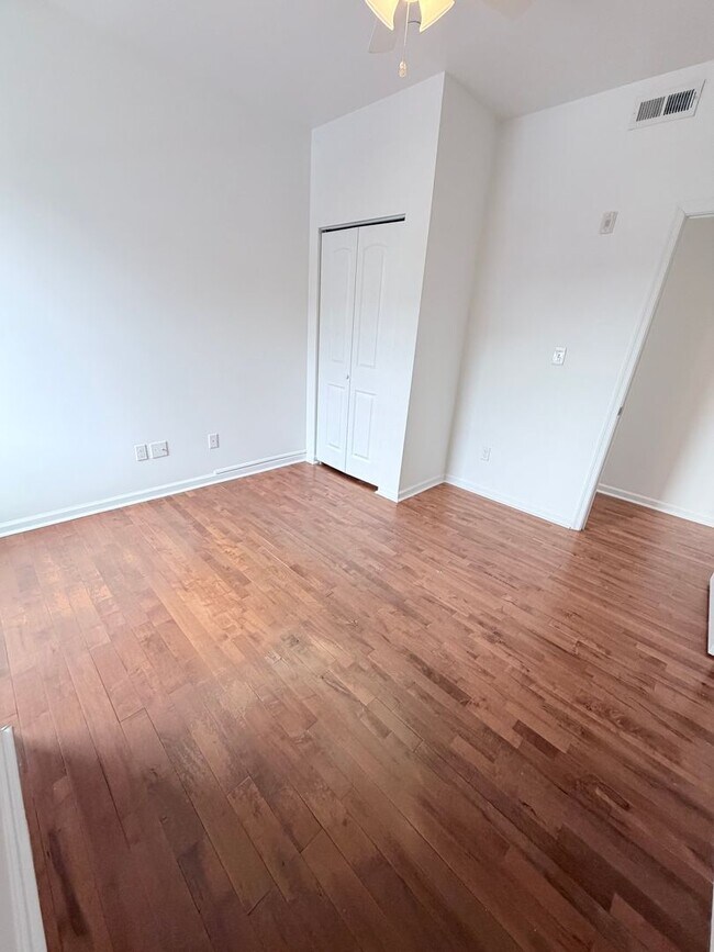 Building Photo - 601 N 39th St