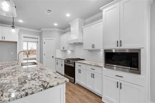 Building Photo - 3306 SW Rosemont Ave