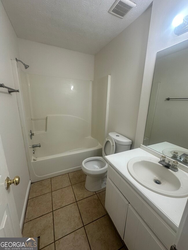 Building Photo - 253 Whitney Ln