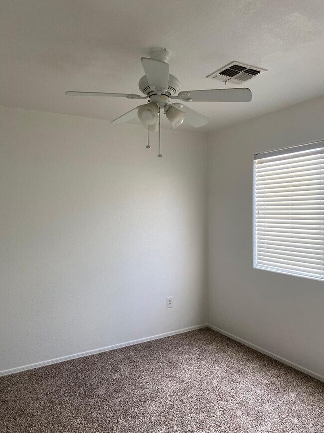 Building Photo - 7805 S Hidden Places Loop