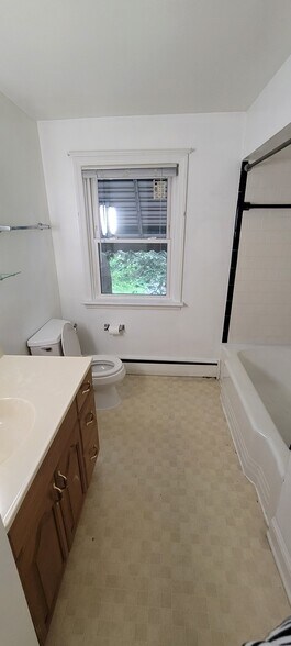 Bathroom - 618 Biggs Ave