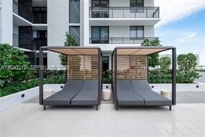 Building Photo - 2001 Van Buren St