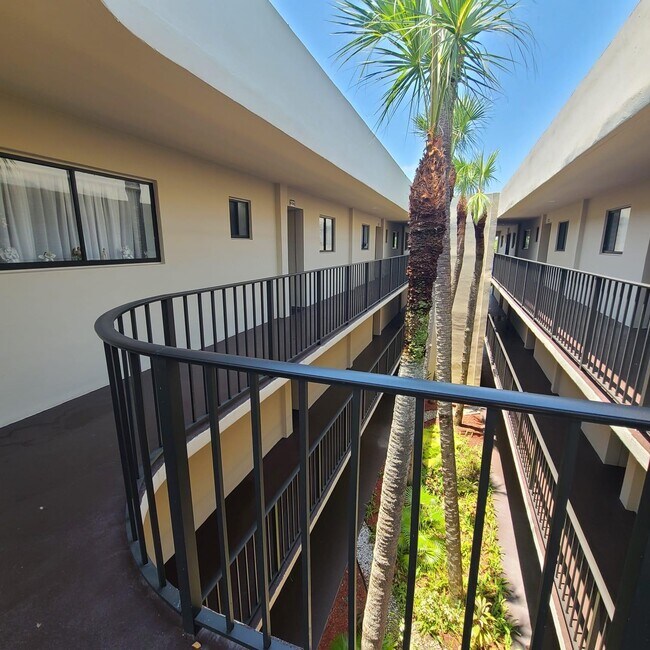 Building Photo - 5220 Las Verdes Cir