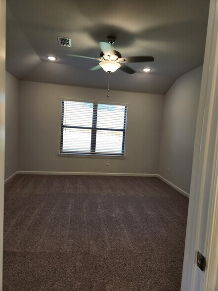 Building Photo - 2043 Atlantic Ave