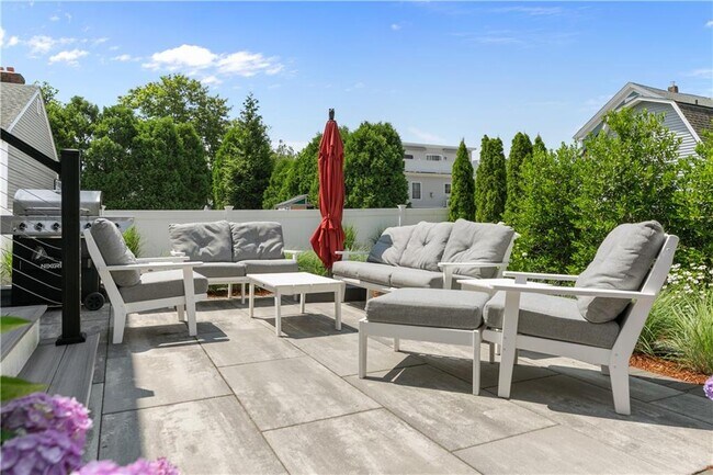 Building Photo - 17 Clinton St