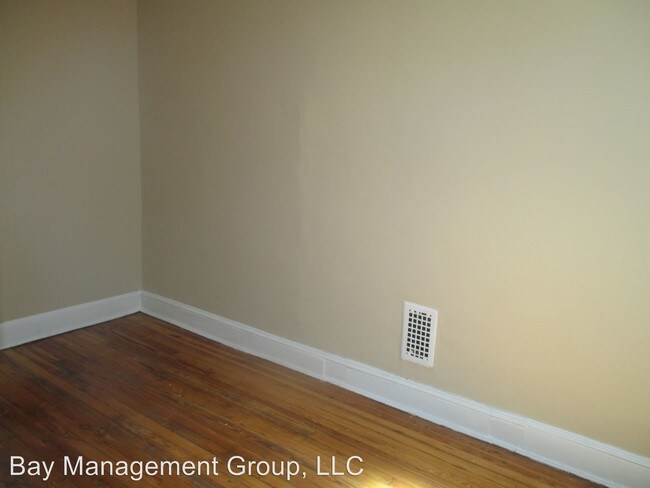 Building Photo - 111 N Ellwood Ave