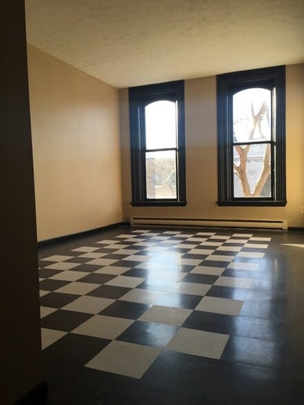 Building Photo - 57 Main St S